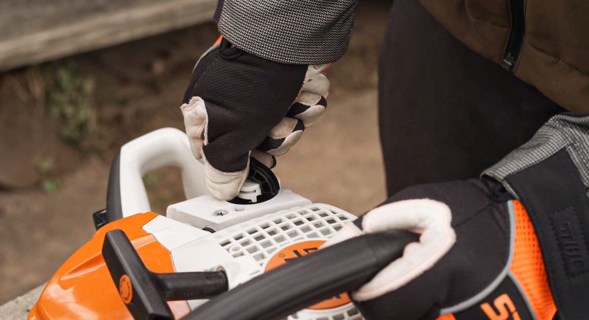 STIHL MS 231 - værktøjsfri tankdæksler