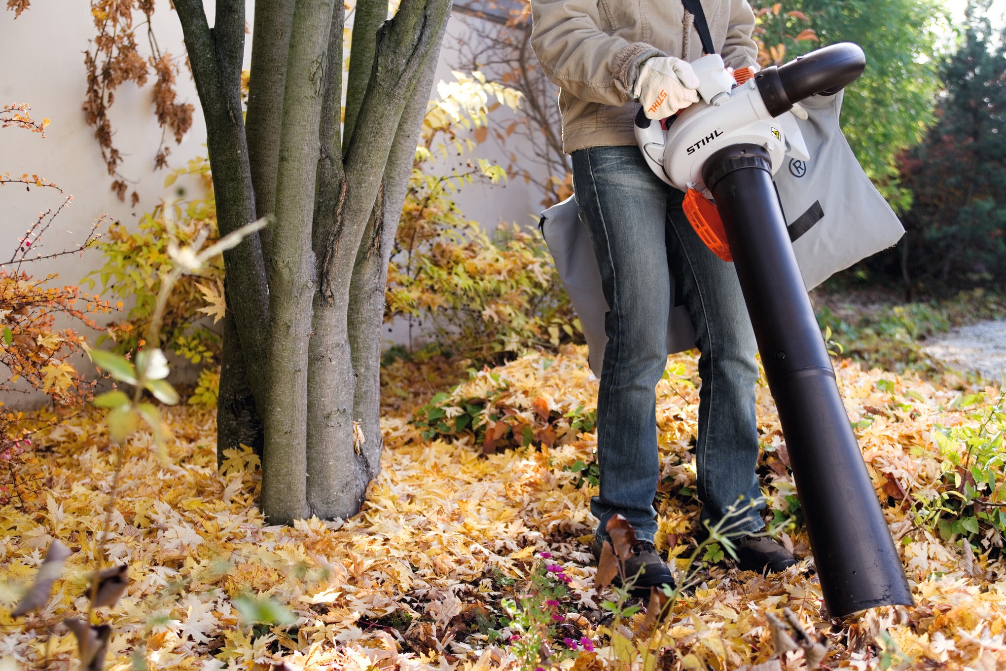 Stihl SH 56 – Benzindrevet suge-/blæseaggregat med kompostfunktion