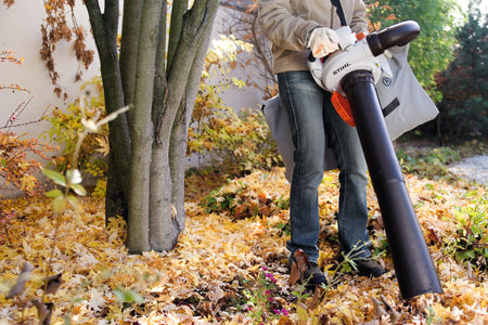 Stihl SH 56 – Benzindrevet suge-/blæseaggregat med kompostfunktion